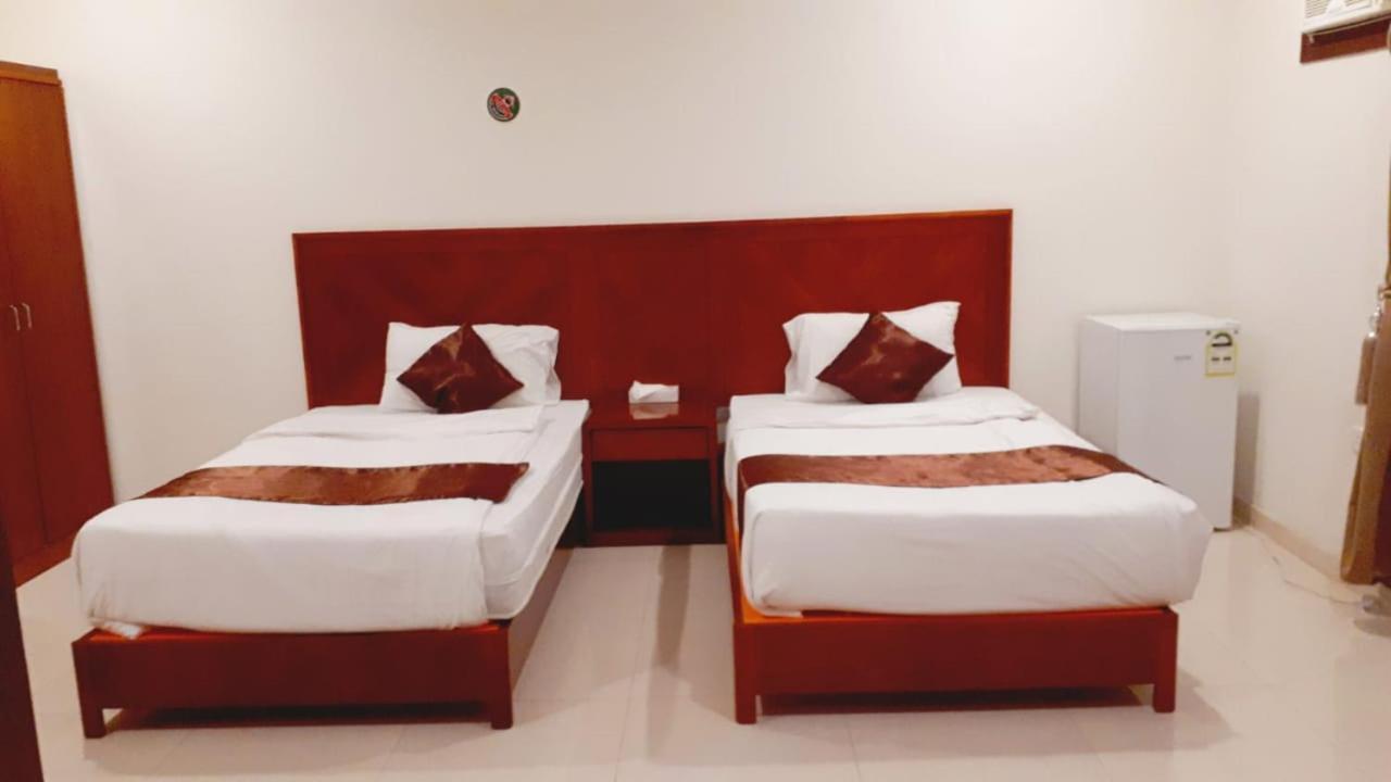 Iwan Alandalusia Al Ajaweed Aparthotel Jeddah Exterior photo