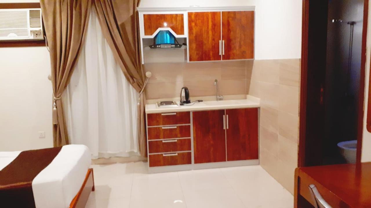 Iwan Alandalusia Al Ajaweed Aparthotel Jeddah Exterior photo