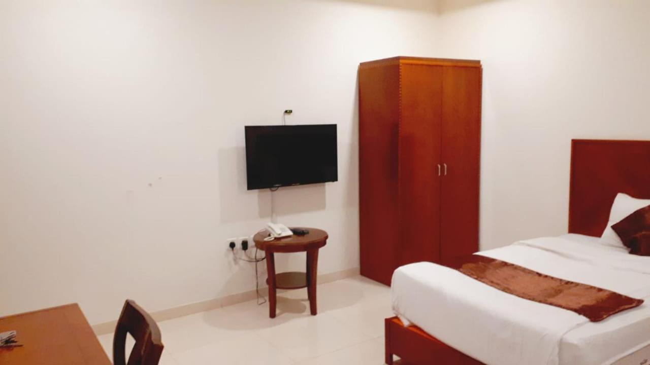 Iwan Alandalusia Al Ajaweed Aparthotel Jeddah Exterior photo